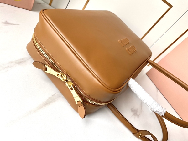 スーパーコピーブランドバッグ素材ディテール